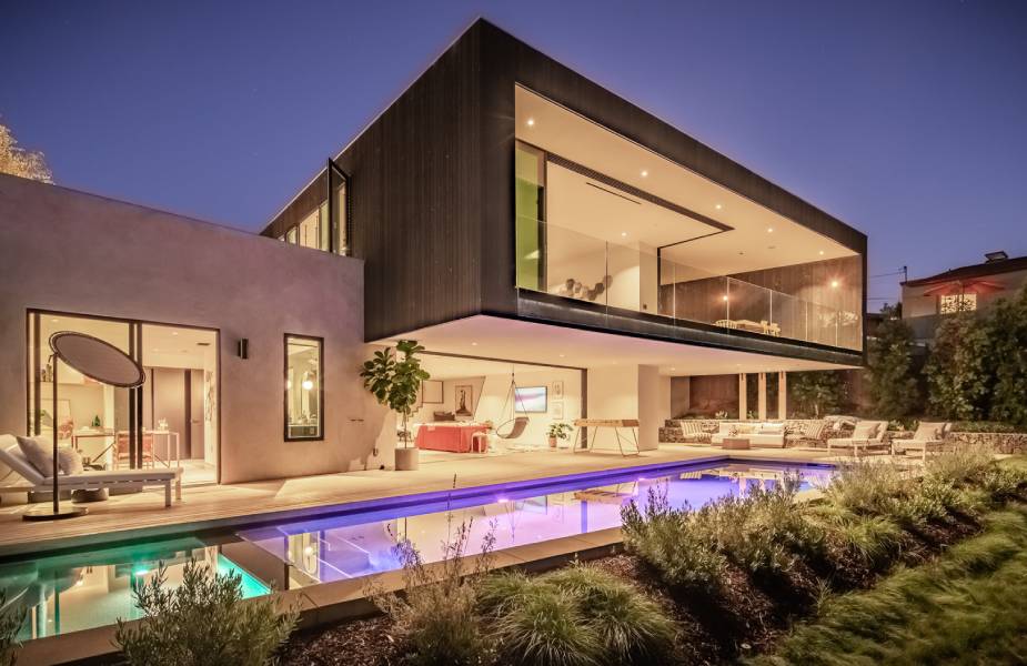 5 Reasons Why You Should Choose Luxury Hospitality?