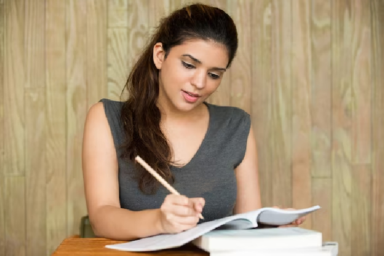 Crafting a Winning Proposal: Tips and Strategies for RFP Proposal Writers